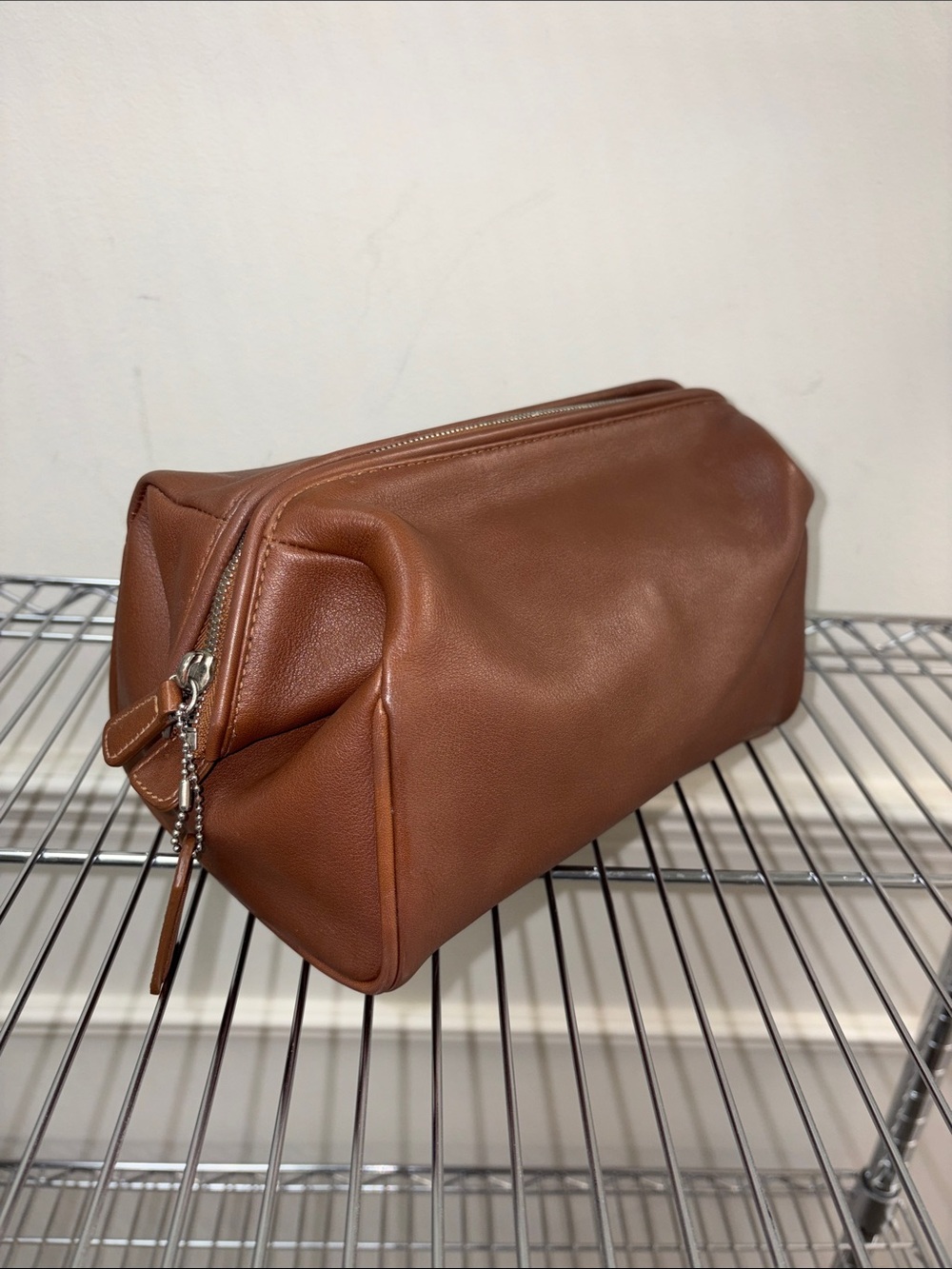 VINTAGE COACH BRITISH TAN LEATHER TOILETRIES BAG